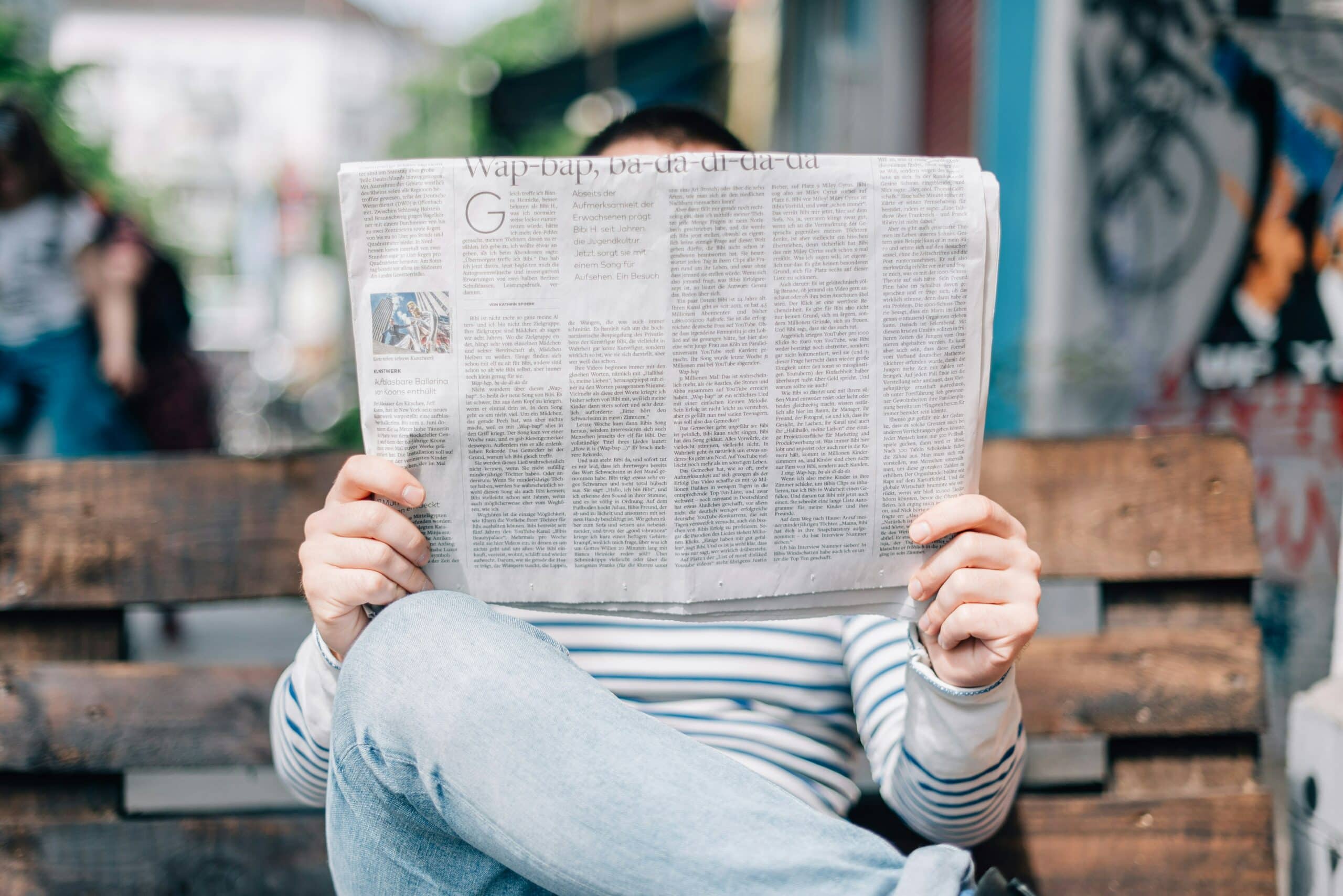 La presse et les médias : apprendre le français avec Too French